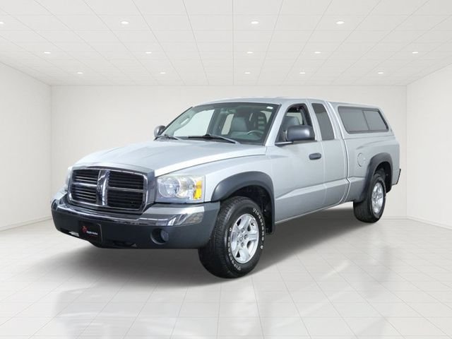 Used 2005 Dodge Dakota SLT with VIN 1D7HE42K15S330824 for sale in Shakopee, Minnesota