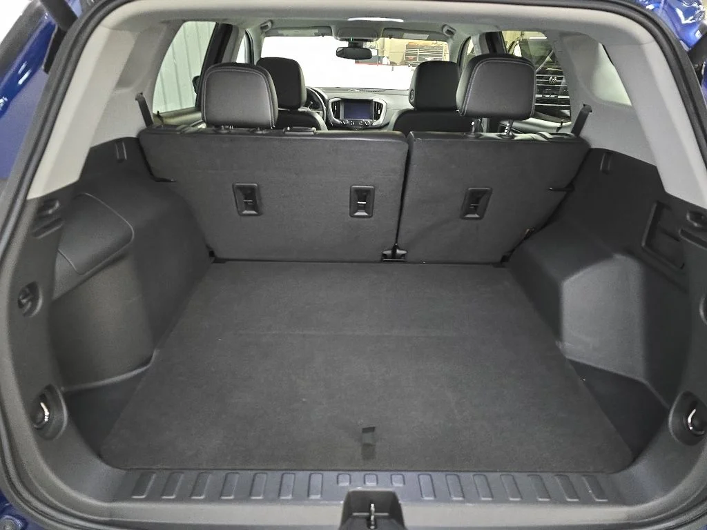 Used 2023 Blue GMC SLT image 11
