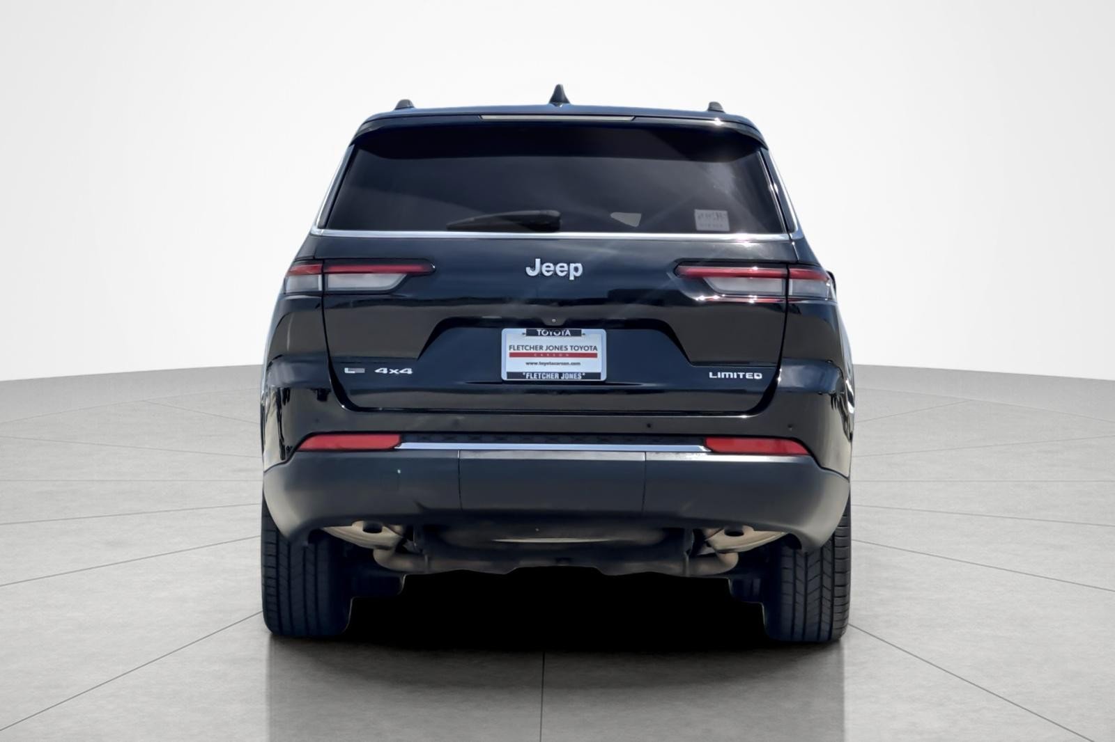 Used 2022 Diamond Black Crystal Pearlcoat Jeep Limited image 4