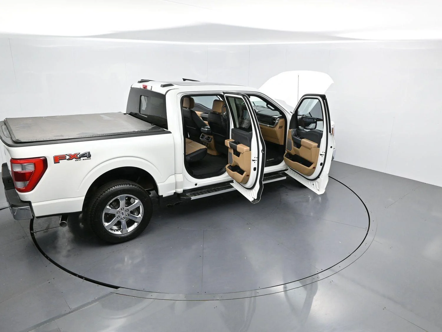 Used 2022 Star White Metallic Tri-Coat Ford LARIAT image 44