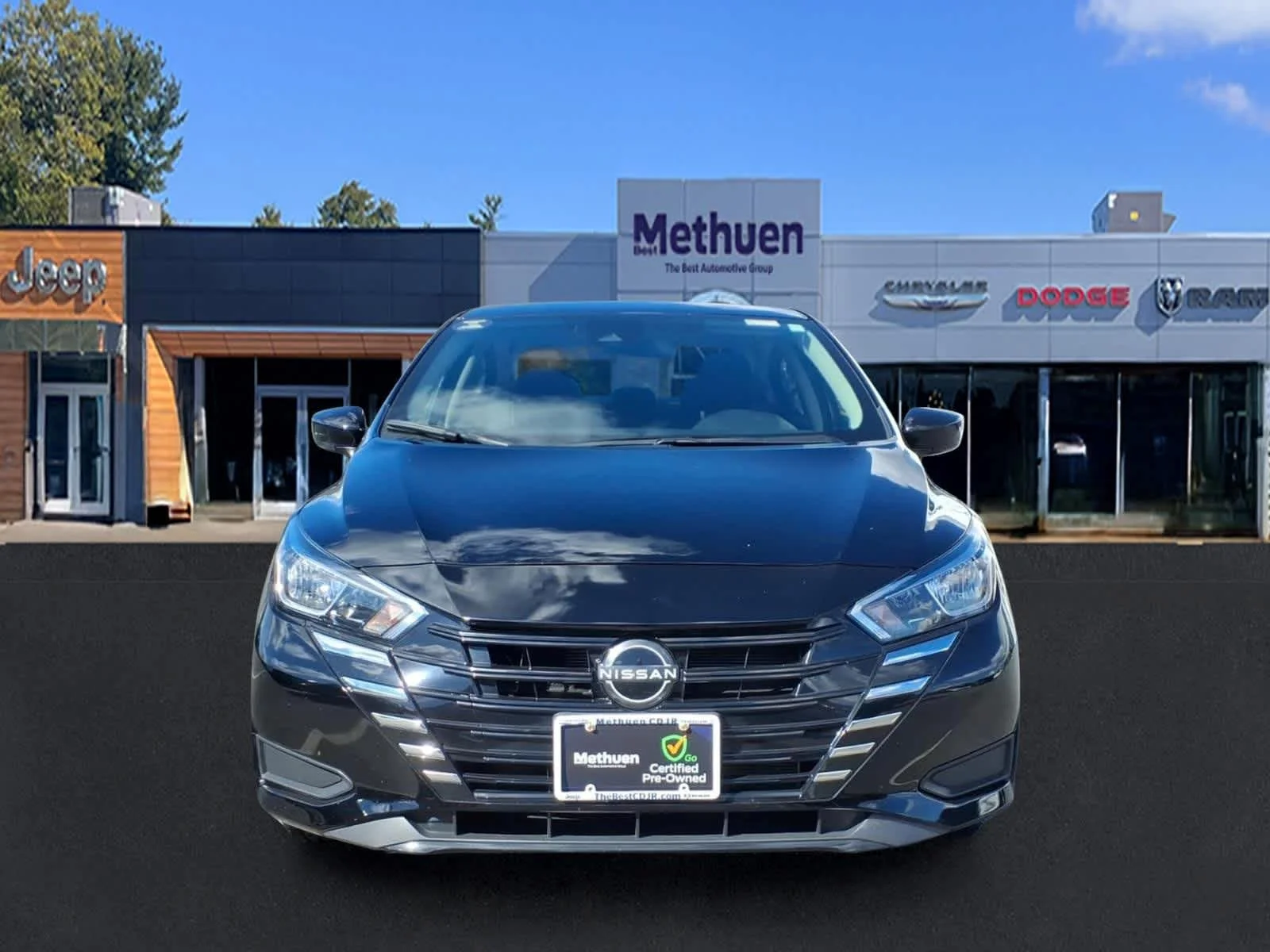Used 2024 Super Black Nissan SV image 10