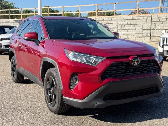 Used 2019 Pearl Toyota XLE image 7