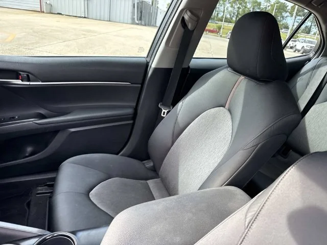 Used 2018 Red Toyota LE image 42
