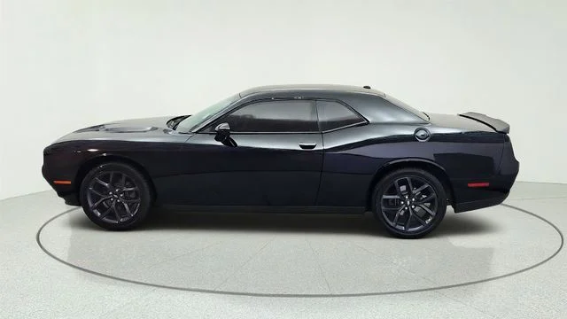 Used 2019 Black Dodge SXT image 7