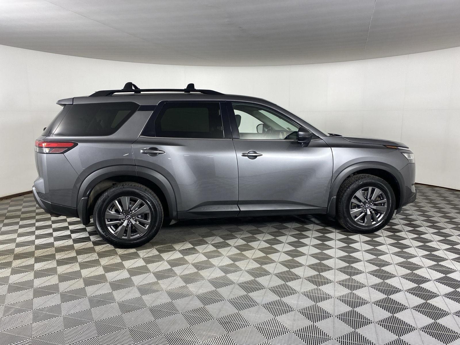 Used 2022 Gun Metallic Nissan SV image 9