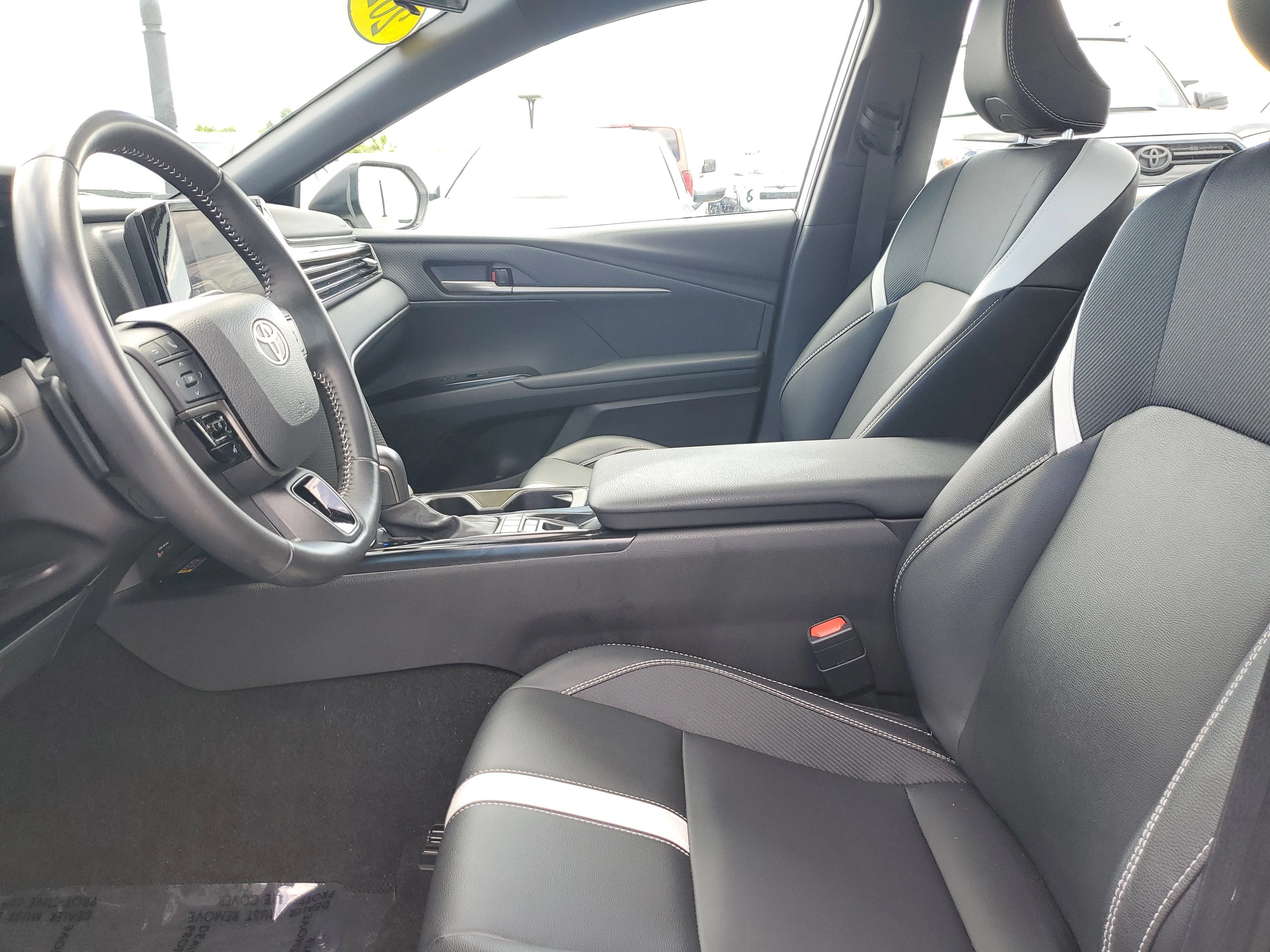 Certified Used 2025 Ice Toyota SE image 18
