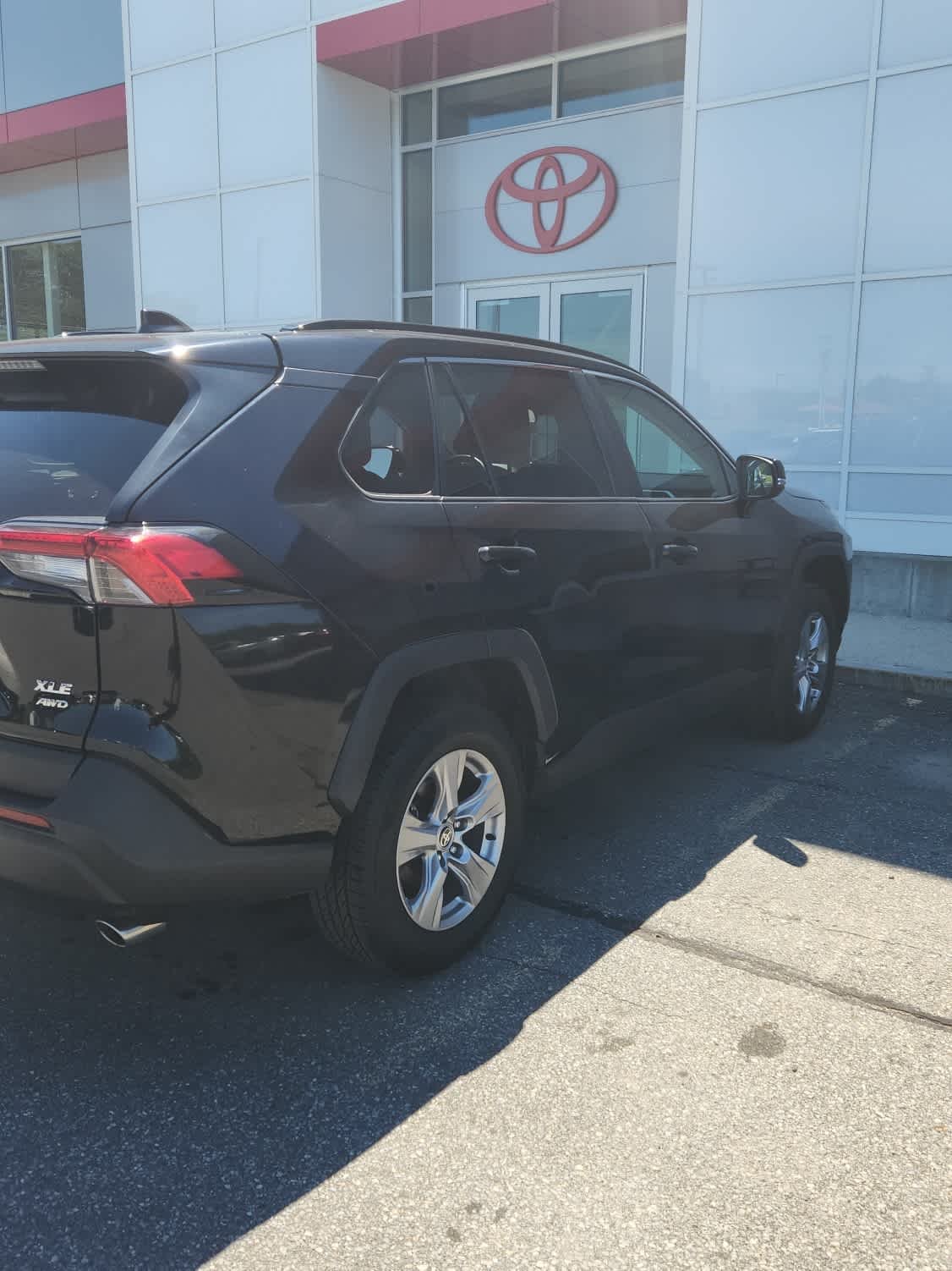 Used 2025 Midnight Black Metallic Toyota XLE image 3