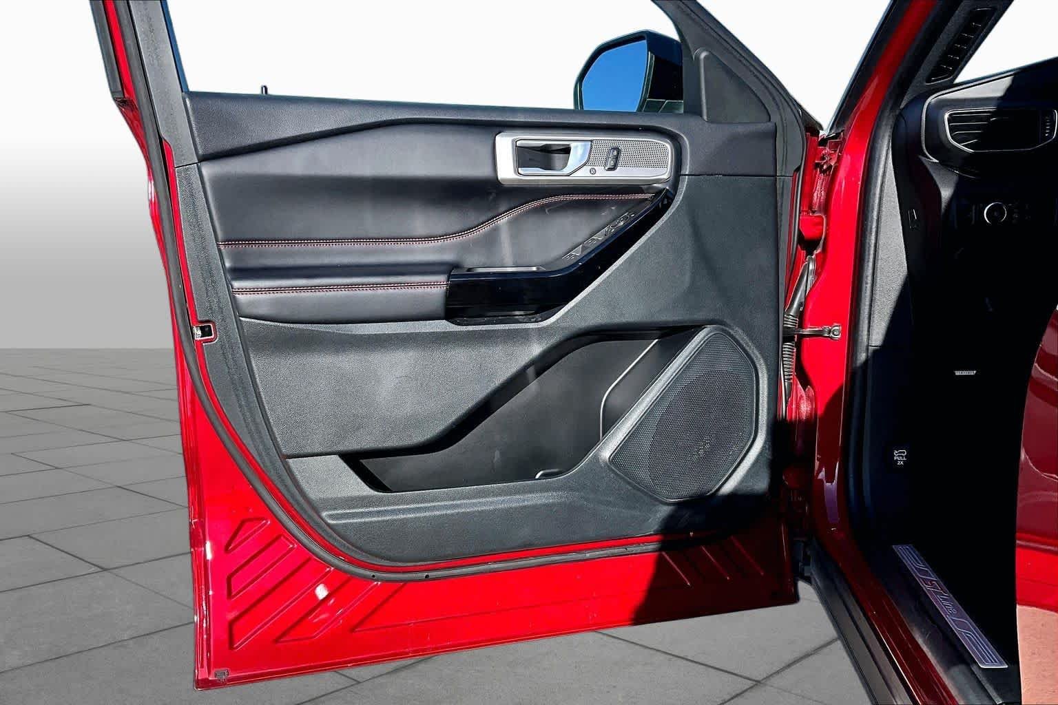Used 2023 Rapid Red Metallic Tinted Clearcoat Ford ST-Line image 22