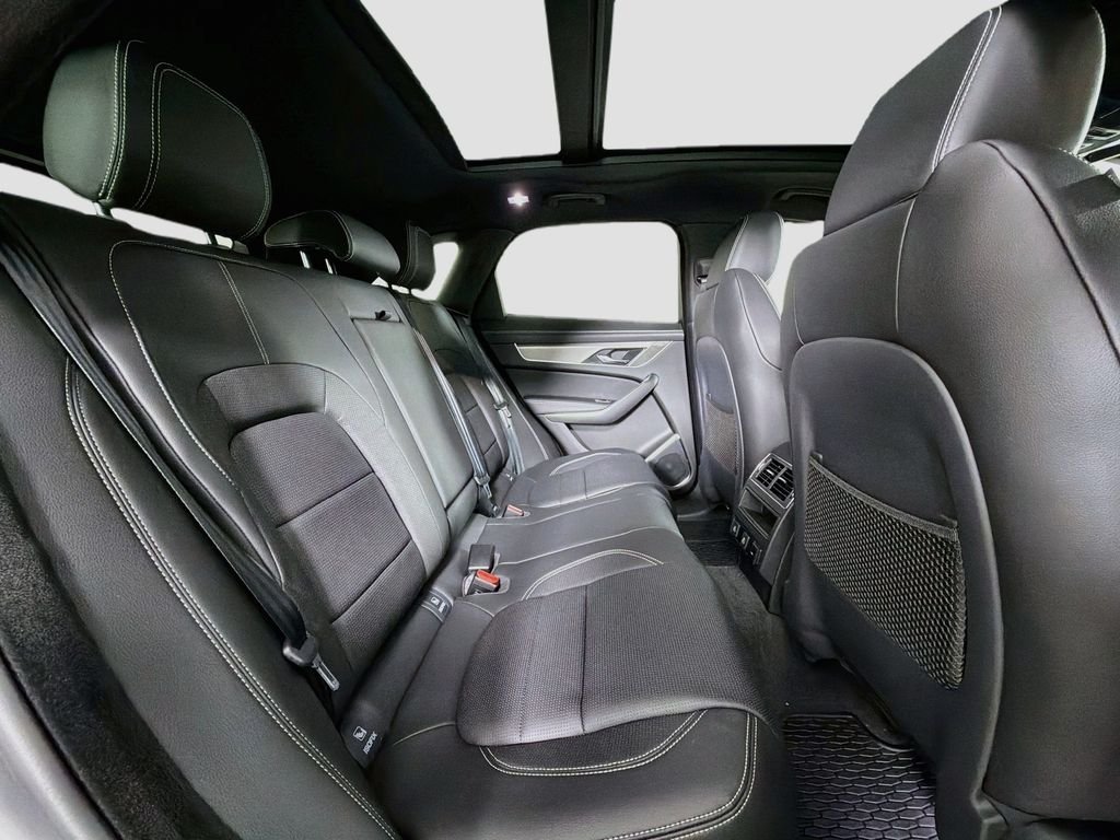 New 2026 Santorini Black Jaguar P250 R-Dynamic S image 29