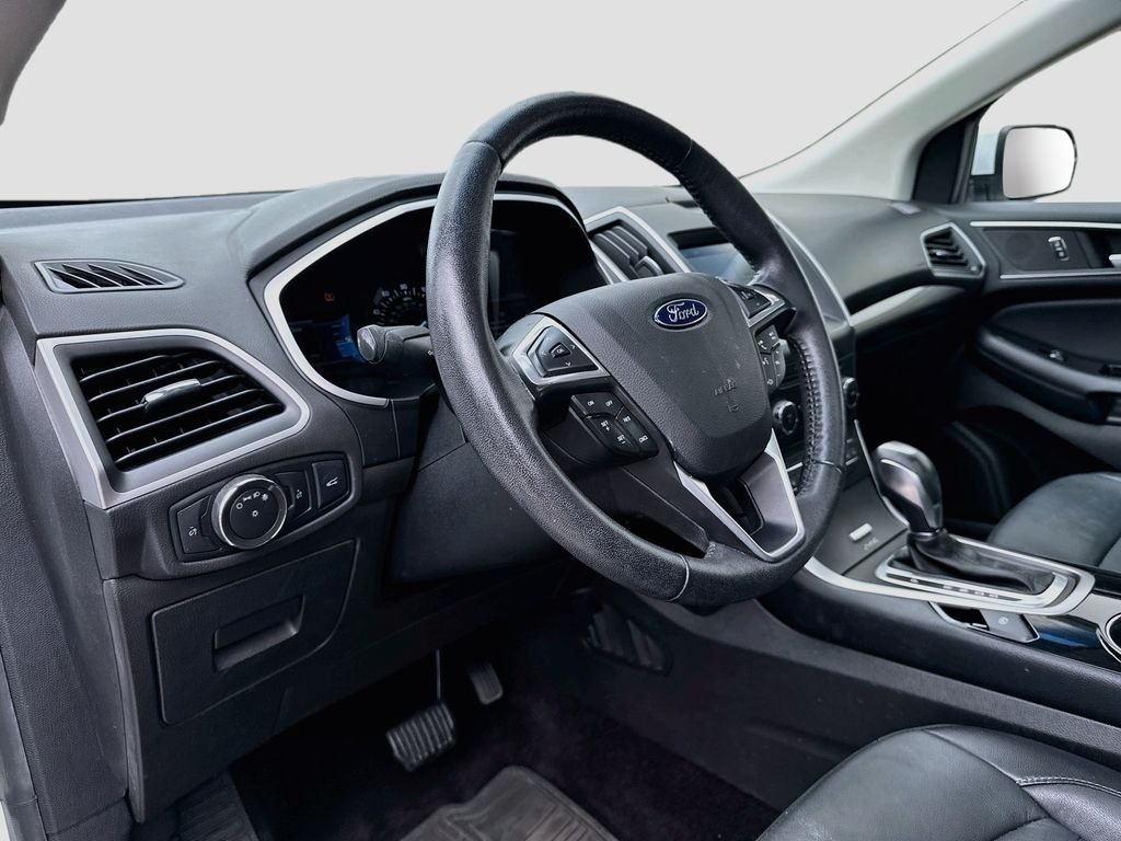 Used 2016 White Ford SEL image 9