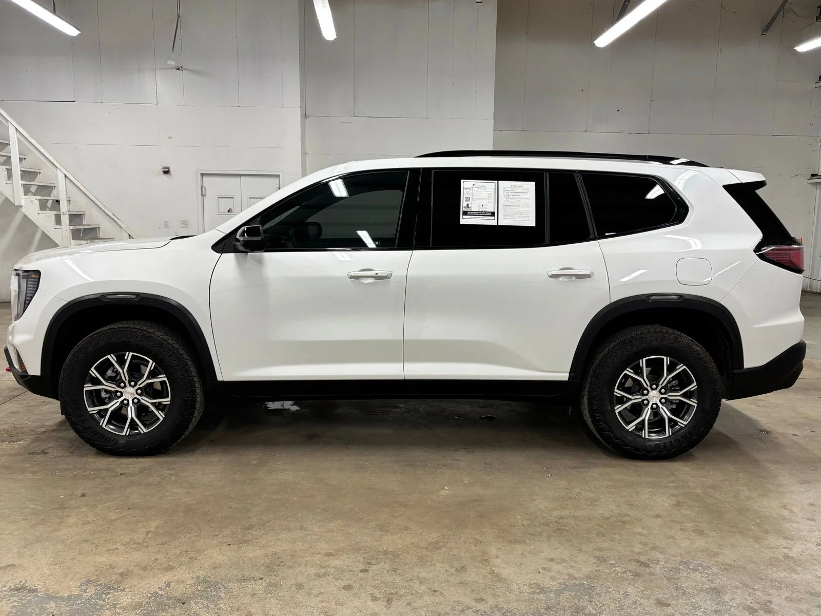 Used 2025 White GMC AT4 image 4