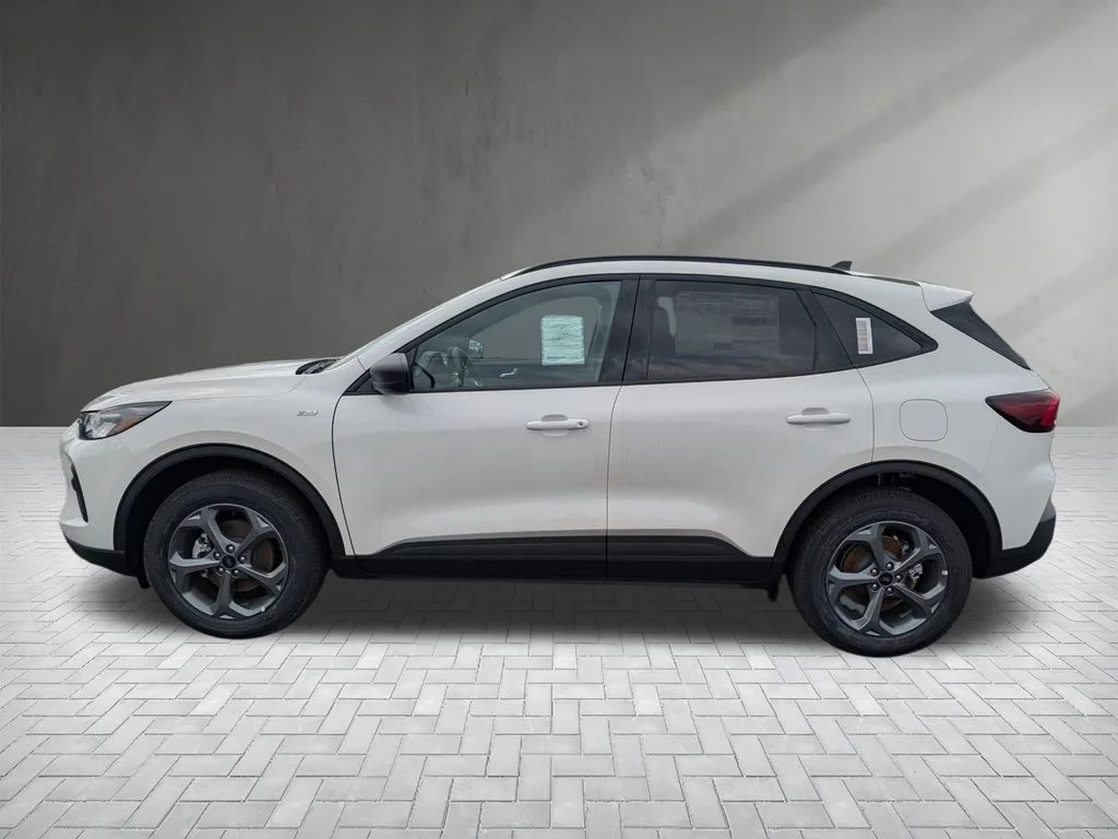 New 2026 Star White Metallic Tri-coat Ford ST-Line image 5