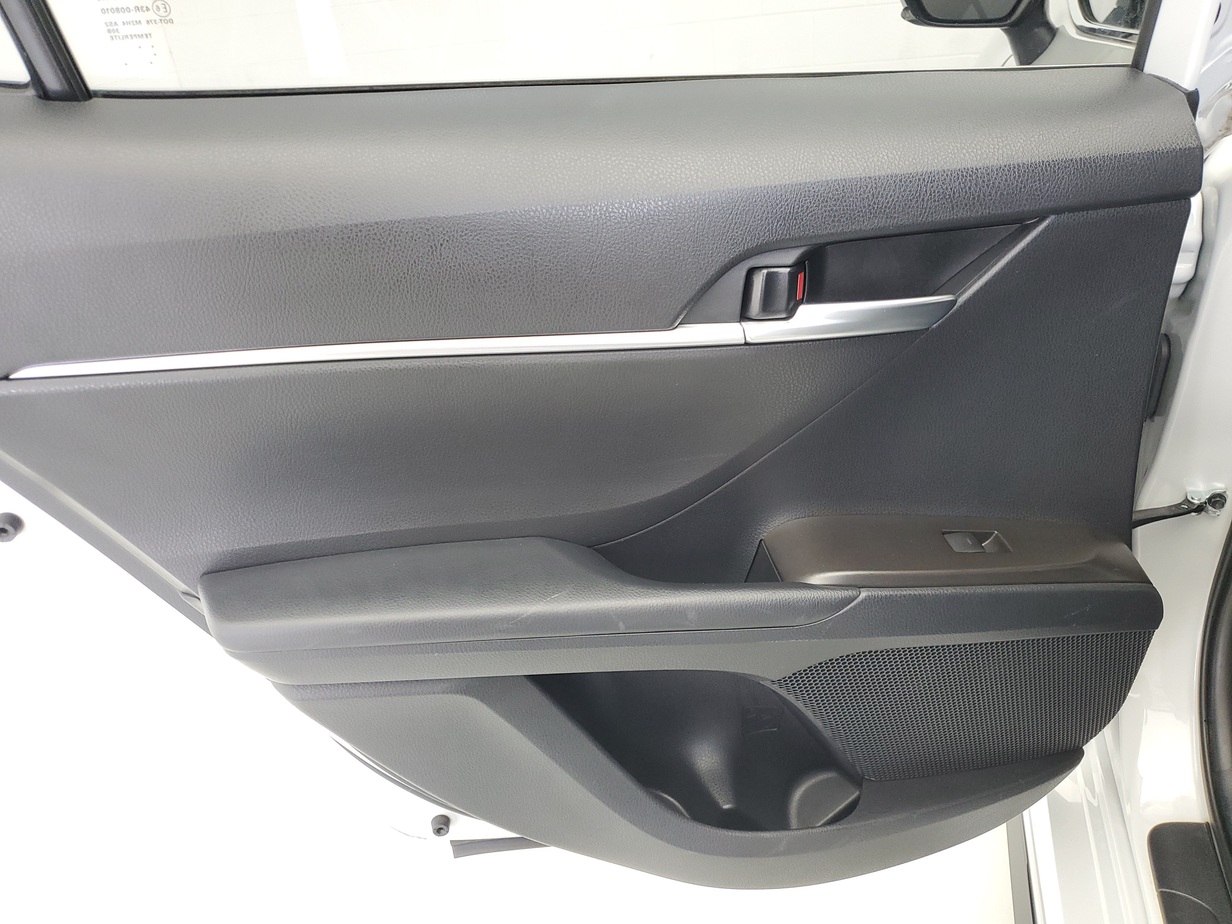 Used 2023 Ice Toyota SE image 14