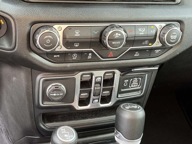 Used 2025 White Jeep Sport S image 30