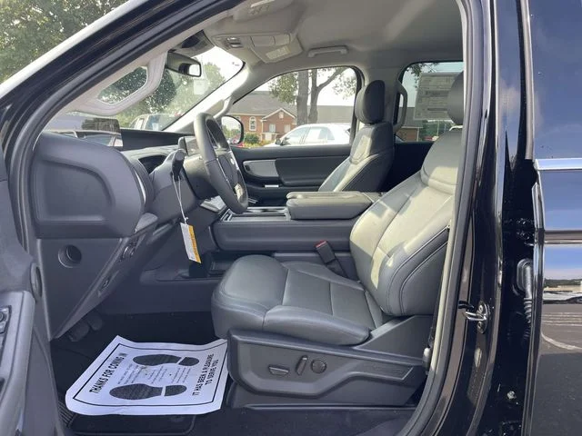 New 2027 Agate Black Metallic Ford Active image 17