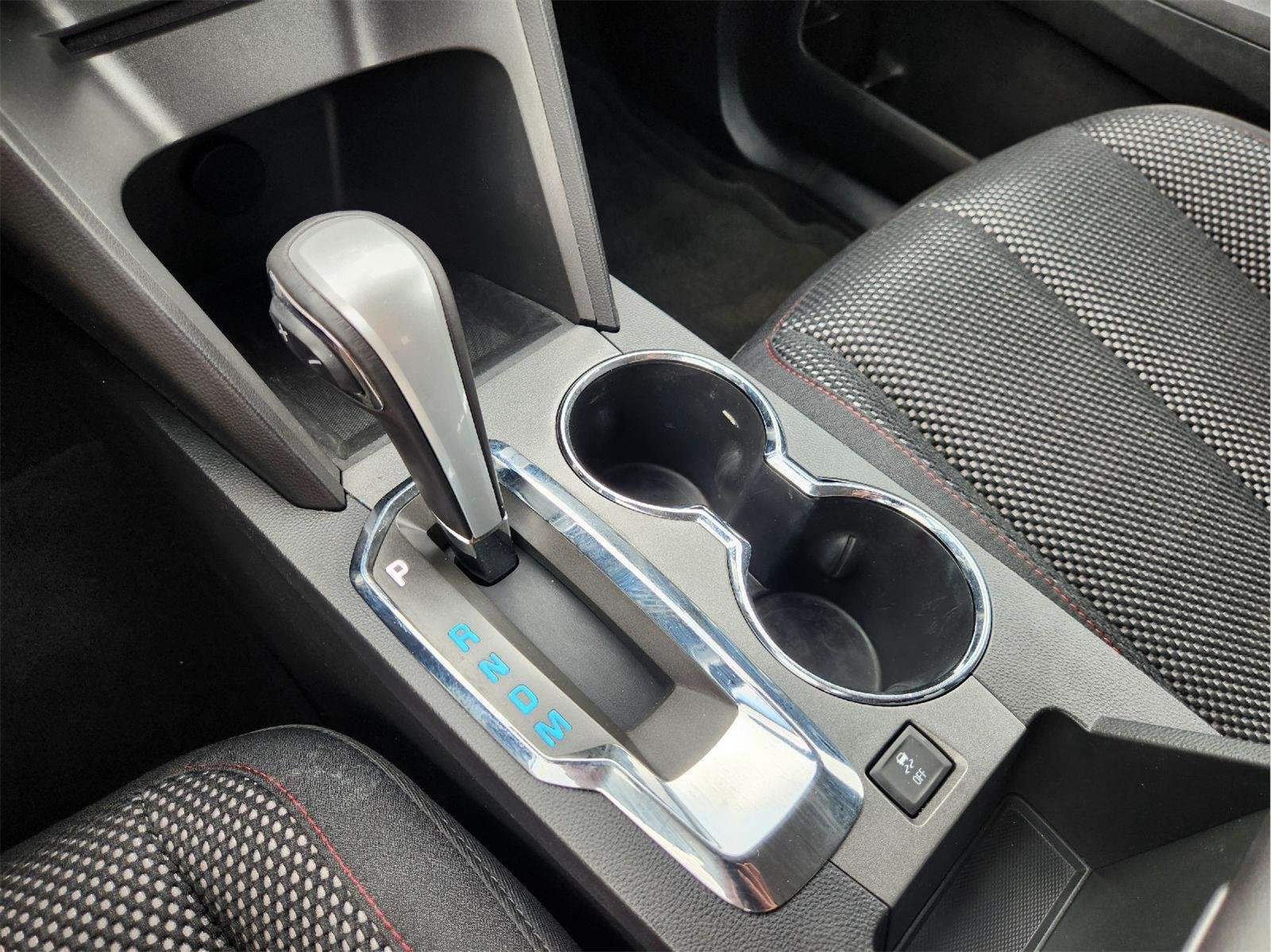 Used 2015 SILVER TOPAZ METALLIC Chevrolet LT image 18