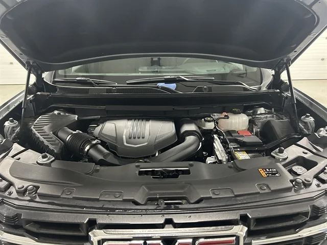 Used 2025 GRAY GMC FWD Elevation image 13