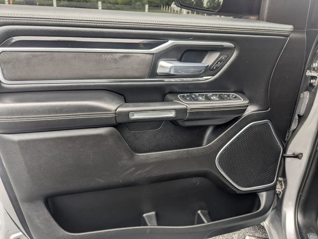 Used 2022 Billet Silver Metallic Clearcoat Ram Laramie image 11