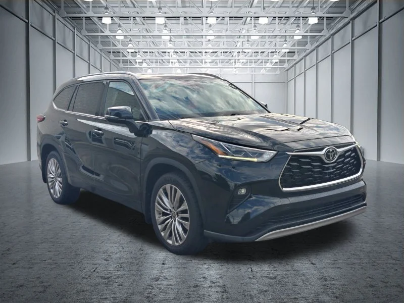 Used 2022 Black Toyota Platinum image 4