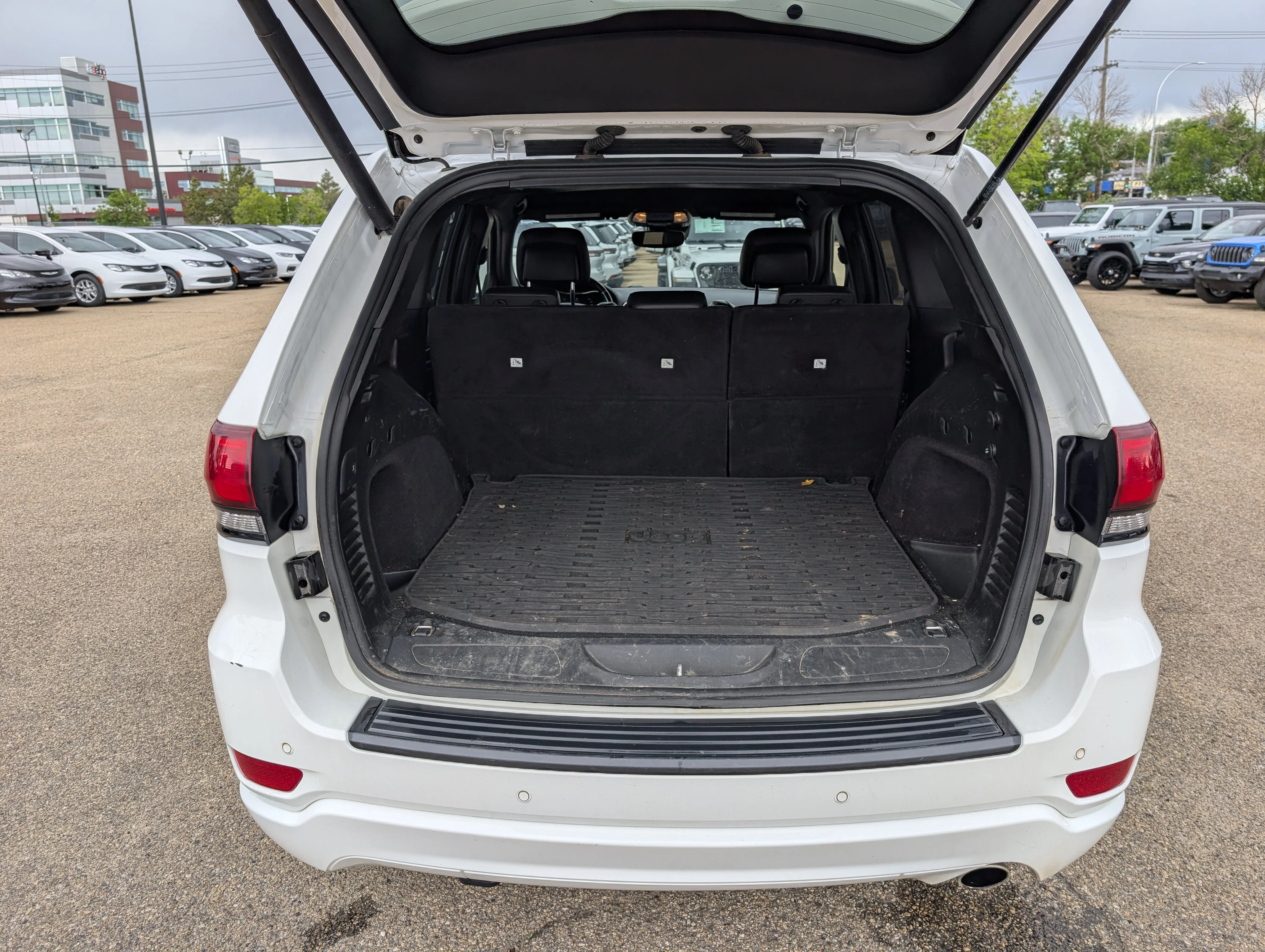 Used 2021 Bright White Jeep Altitude image 6
