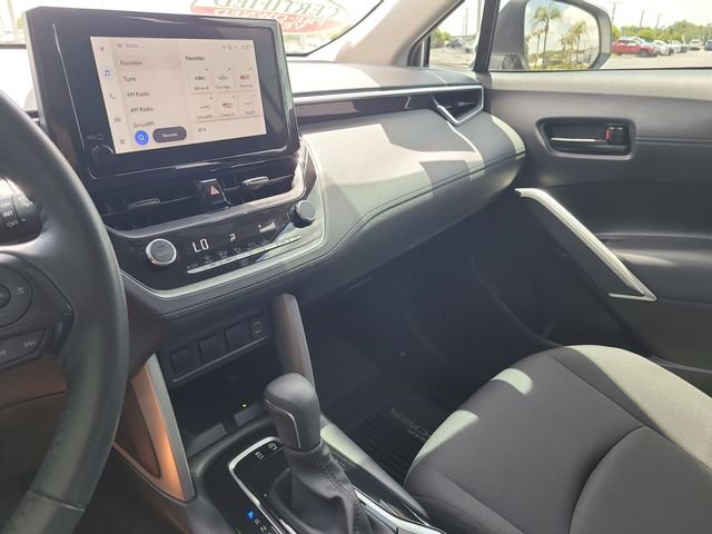 Used 2024  Toyota LE image 19