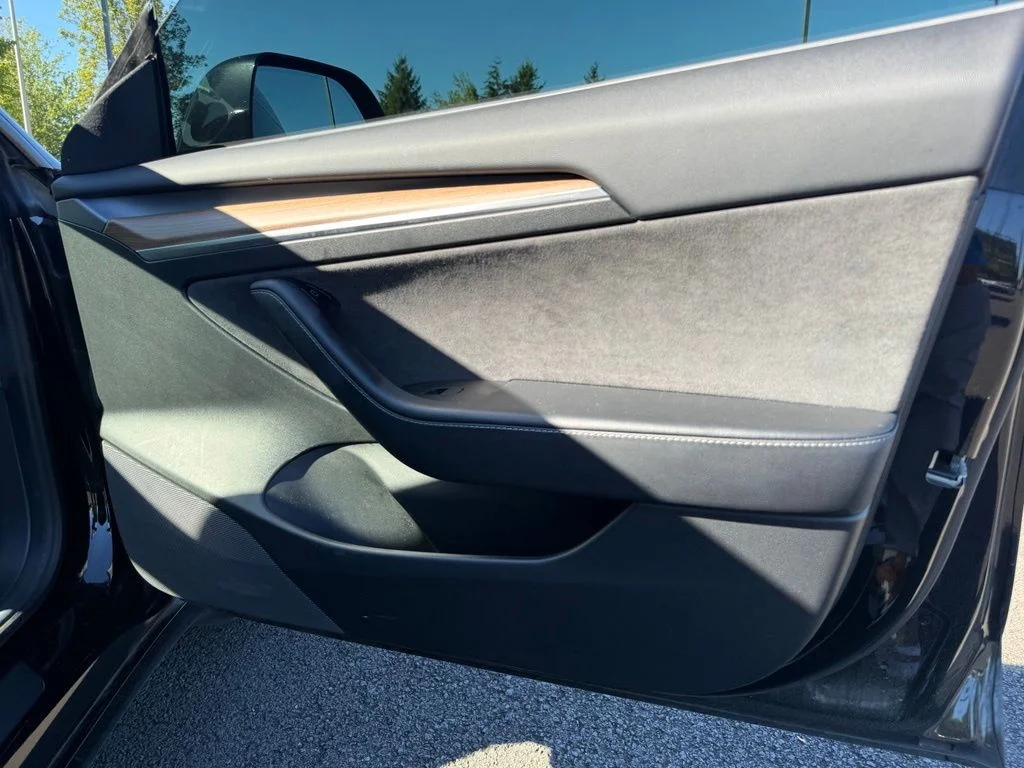 Used 2021 Solid Black Tesla Standard Range Plus image 21