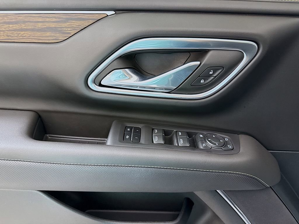 Used 2024 Sterling Gray Metallic Chevrolet Premier image 18