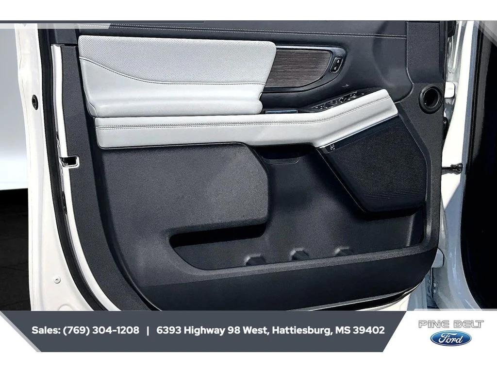 New 2026 Star White Metallic Tri-Coat Ford MAX Platinum® image 17
