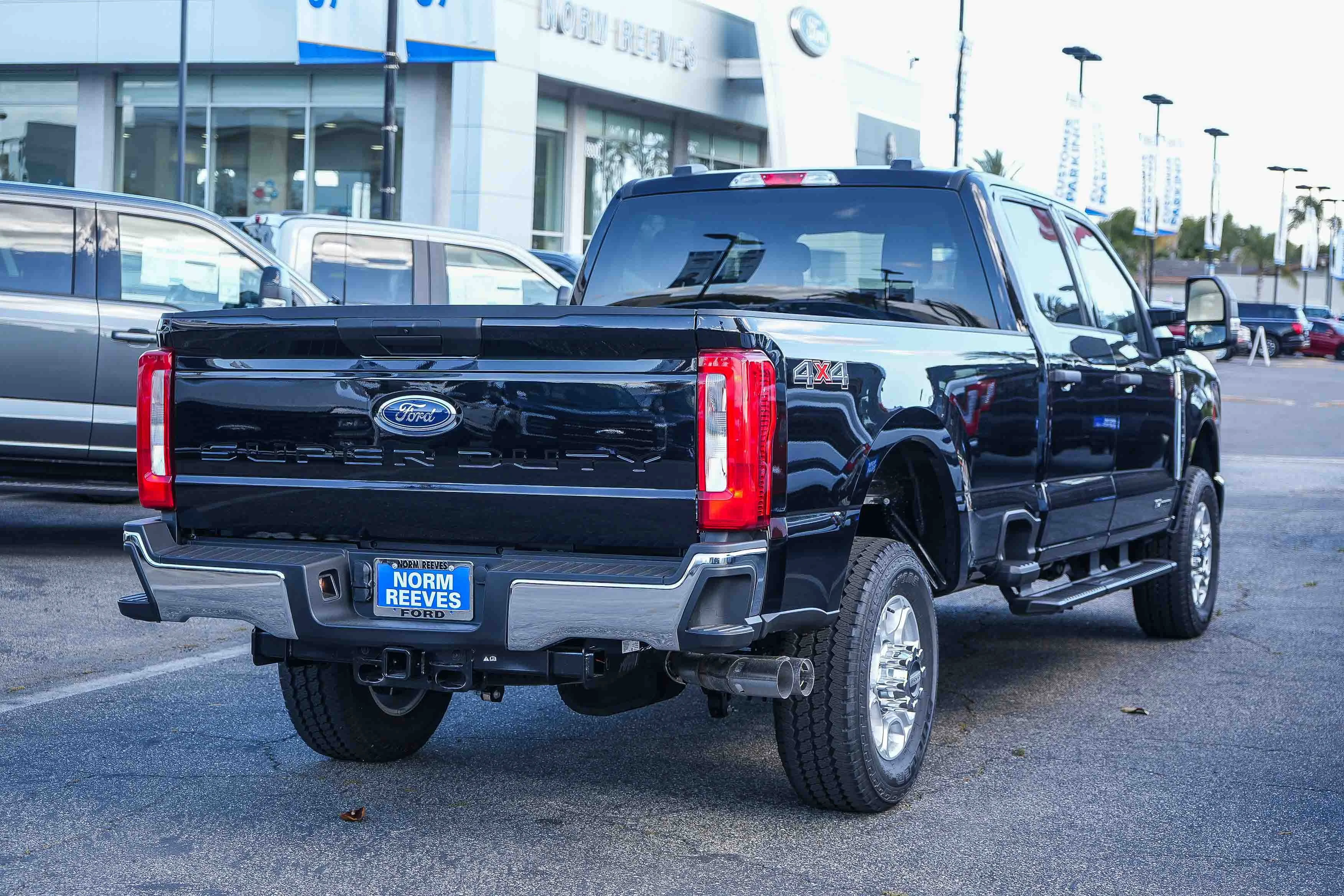 New 2026 Black Metallic Ford XLT image 8