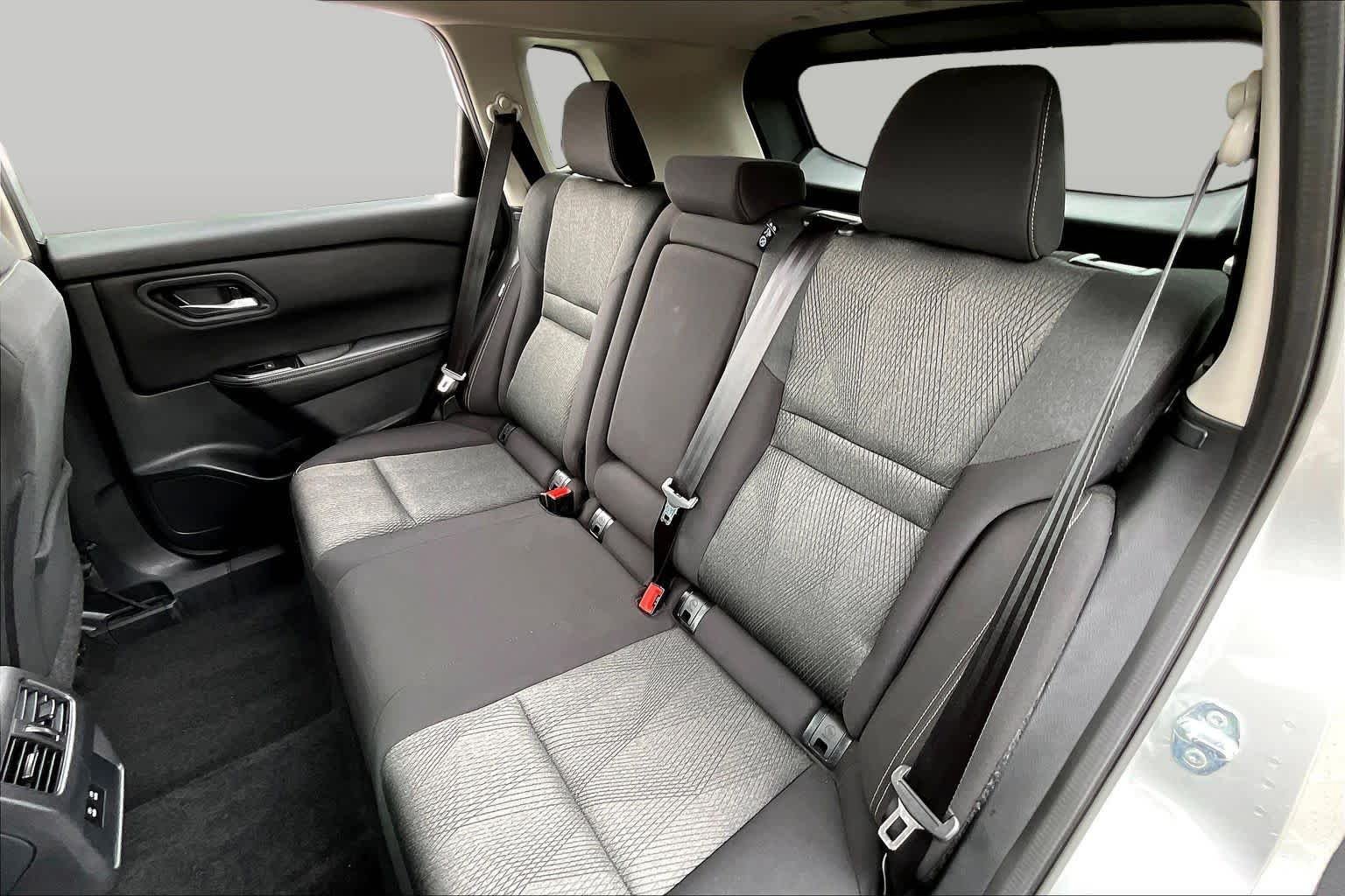 Used 2025 Brilliant Silver Metallic Nissan SV image 21
