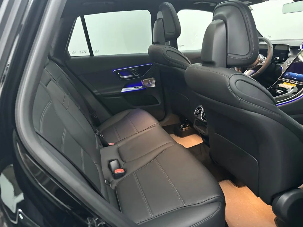 New 2026 Black Mercedes-Benz GLC 300 image 24