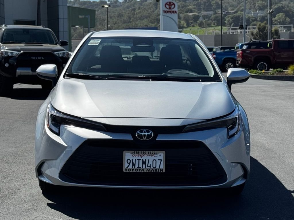 2026 Toyota Corolla LE - Photo 9