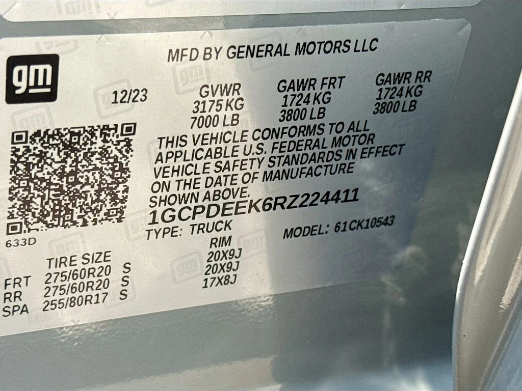 Used 2024 Gray Chevrolet RST image 33