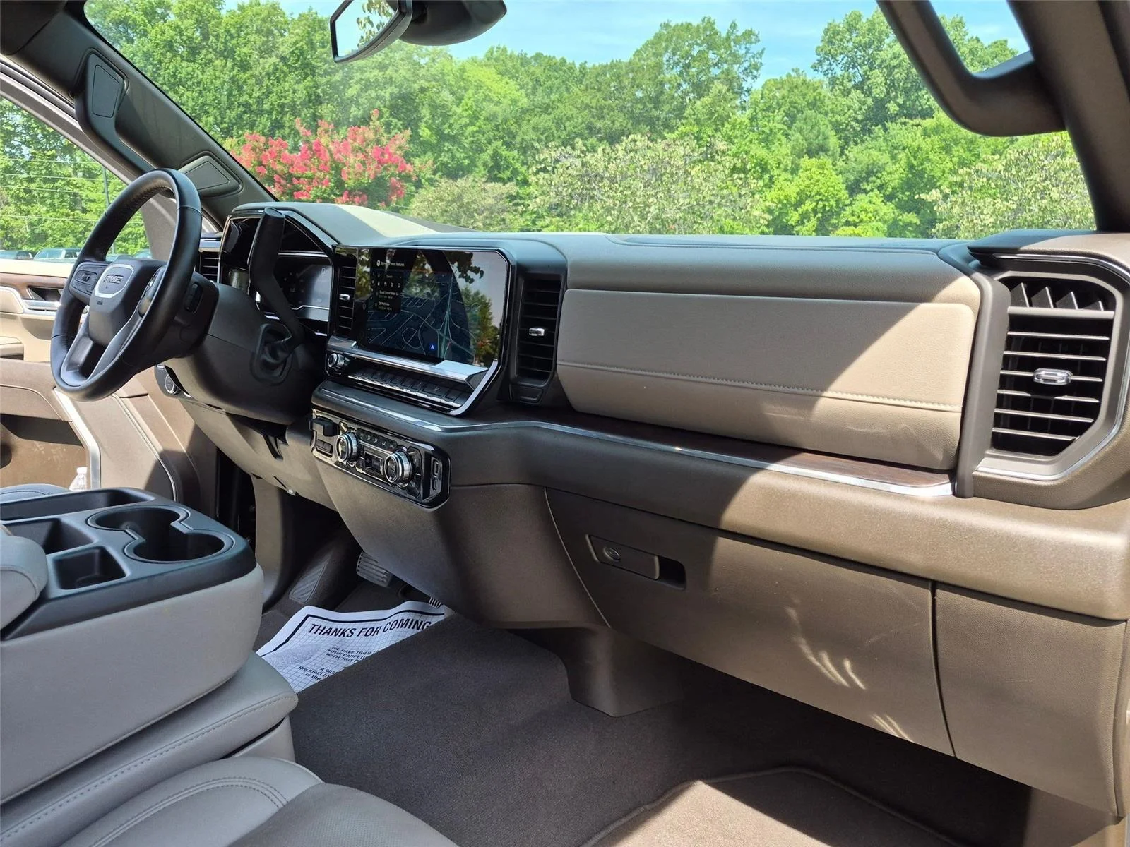 Used 2025 Onyx Black GMC SLT image 33