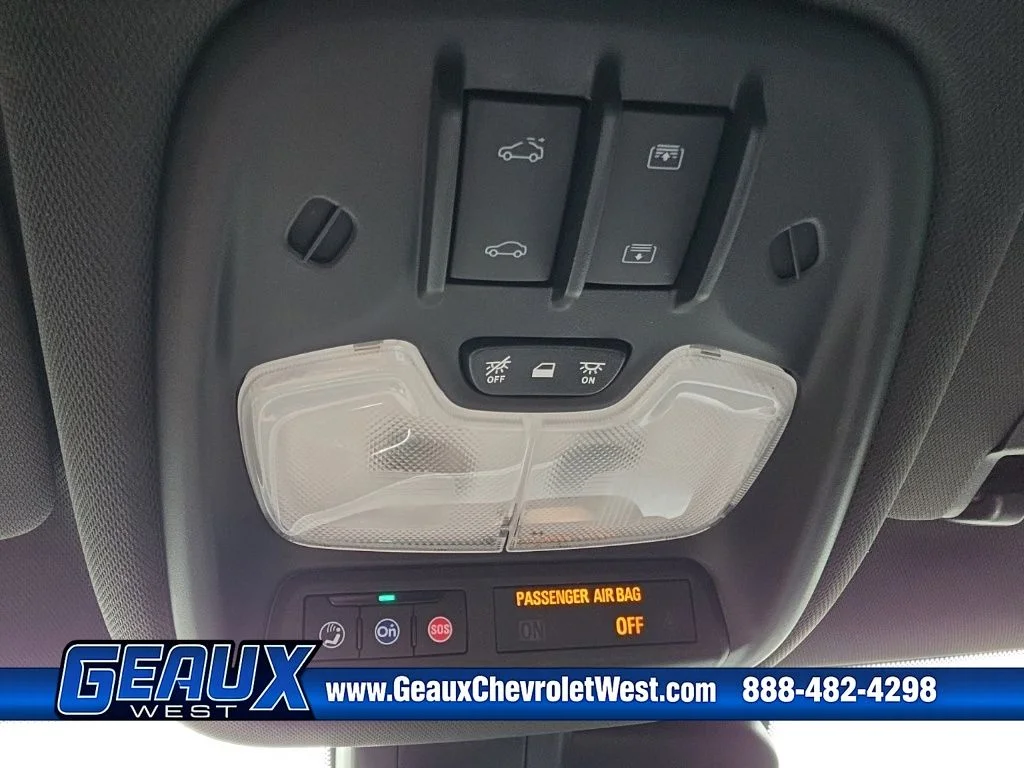 Used 2025 Green Chevrolet ACTIV image 25