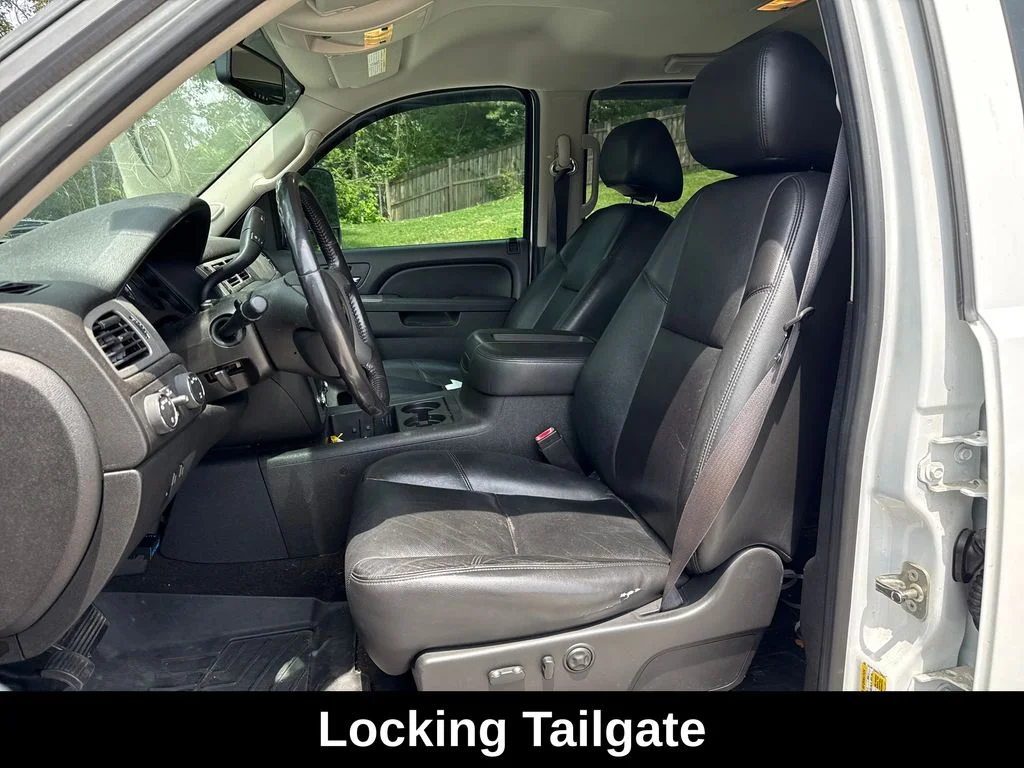 Used 2012 White Chevrolet LTZ image 12
