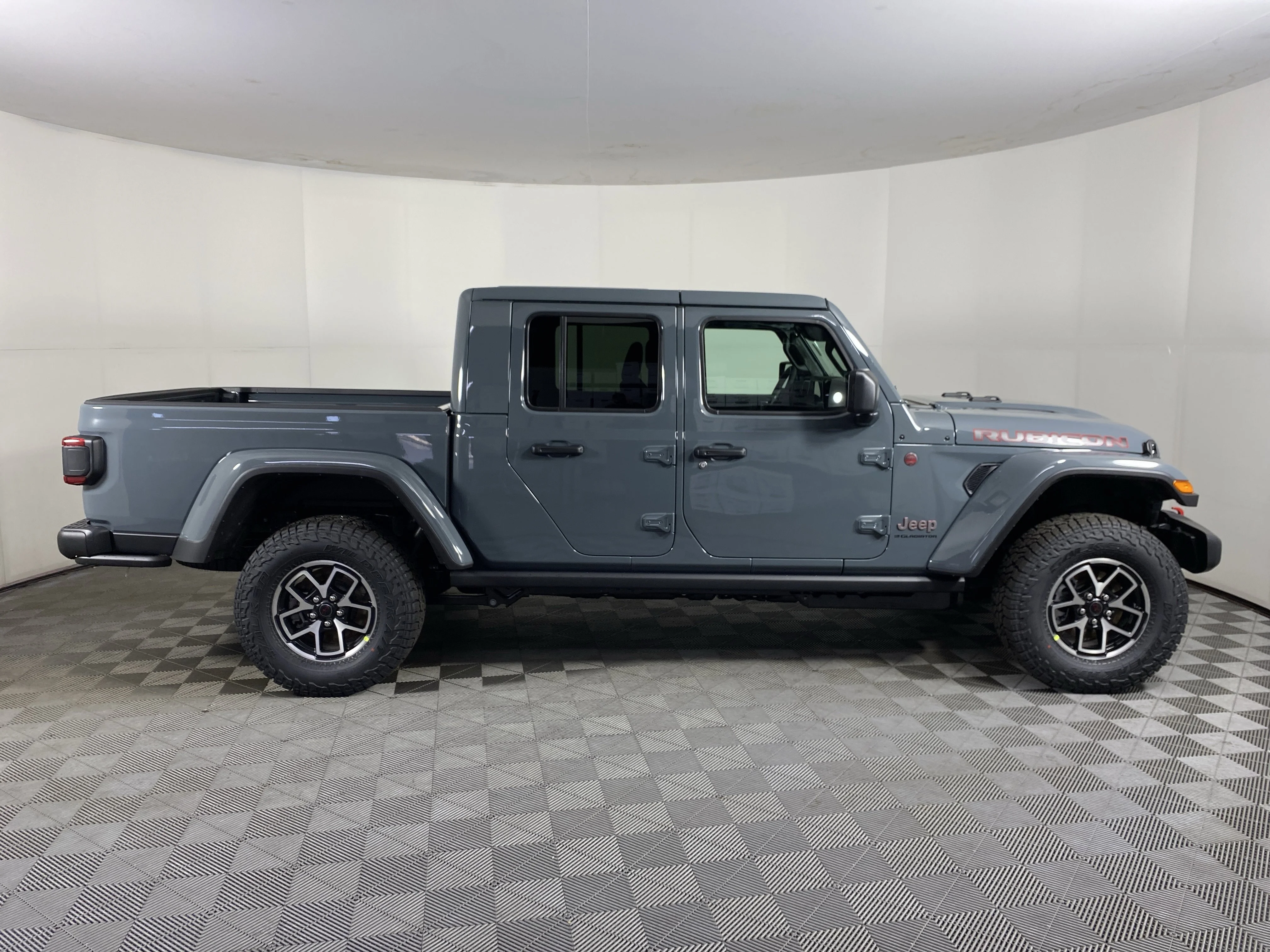 New 2026 Anvil Clear-Coat Exterior Paint Jeep Rubicon image 5