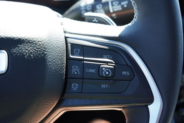 Used 2023 Silver Jeep Altitude X image 31