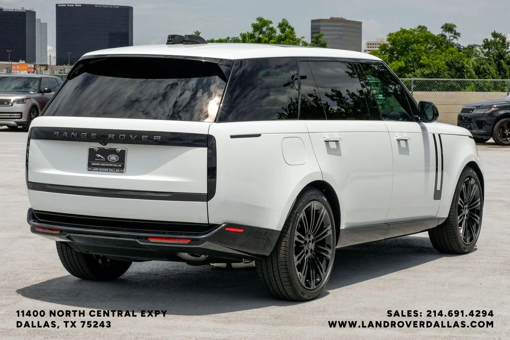 New 2026 Fuji White Land Rover SE image 8