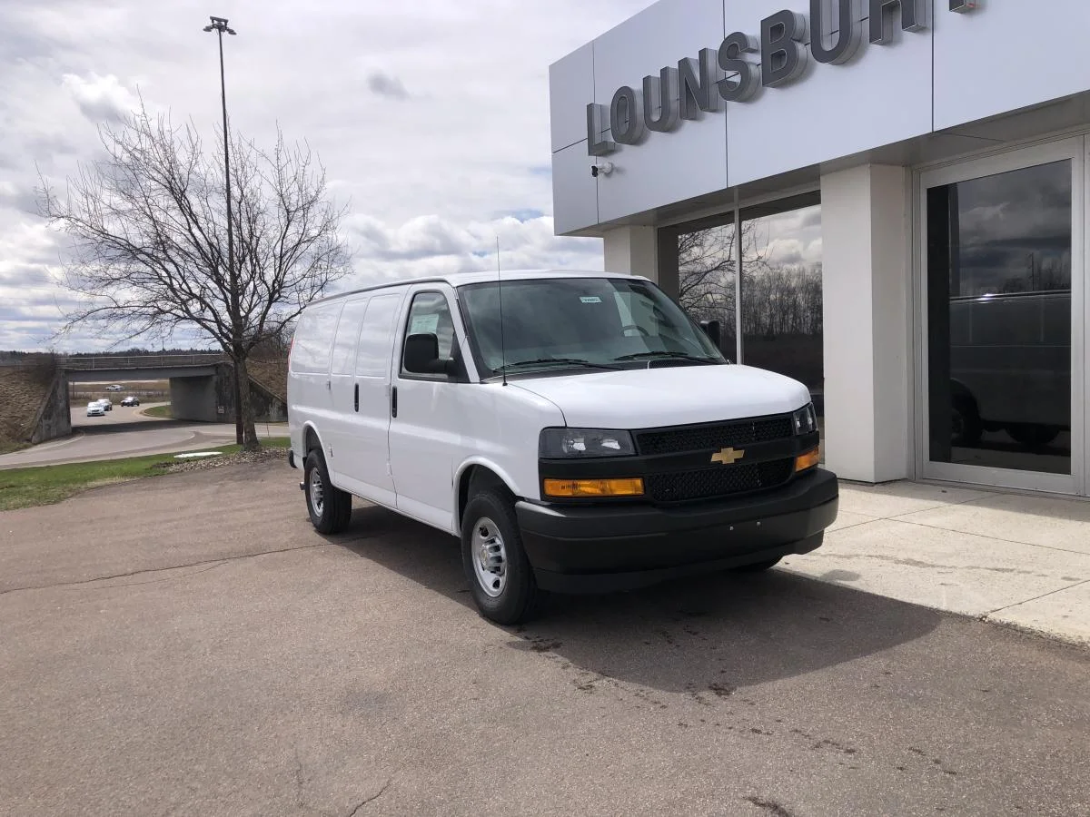 New 2026 White Chevrolet Rwd 3500 135 image 1