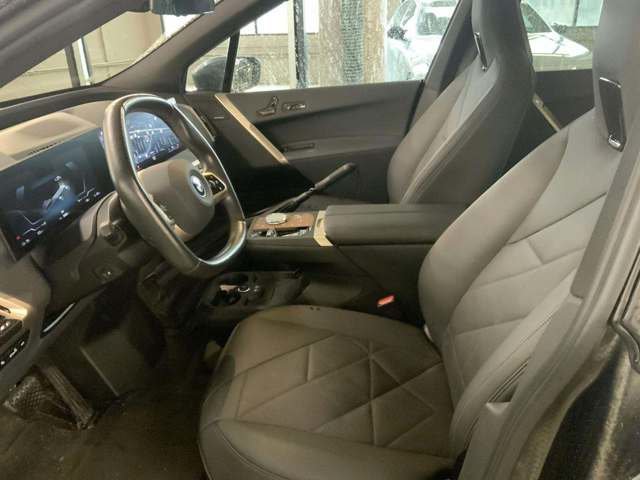 Used 2023 Blue BMW xDrive50 image 3