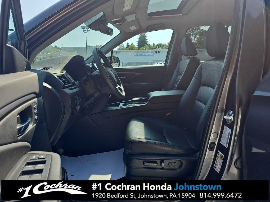 Used 2025 Modern Steel Metallic Honda RTL image 17