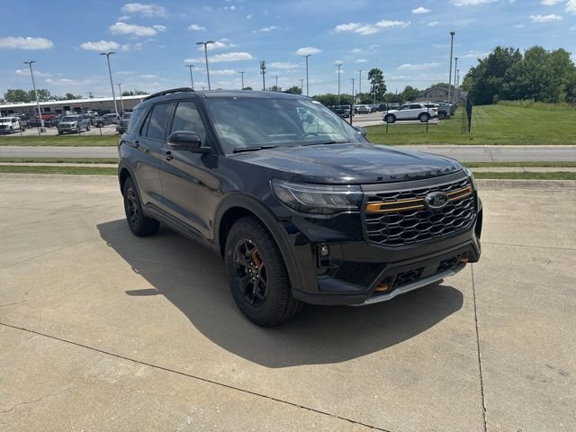 New 2026 Agate Black Metallic Ford Tremor® image 3