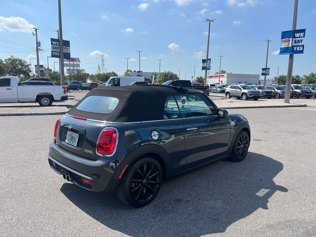 Used 2019 Gray MINI Signature image 5