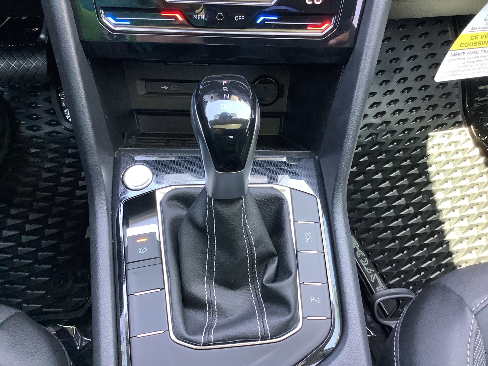 2026 Volkswagen Taos SE Black - Photo 16