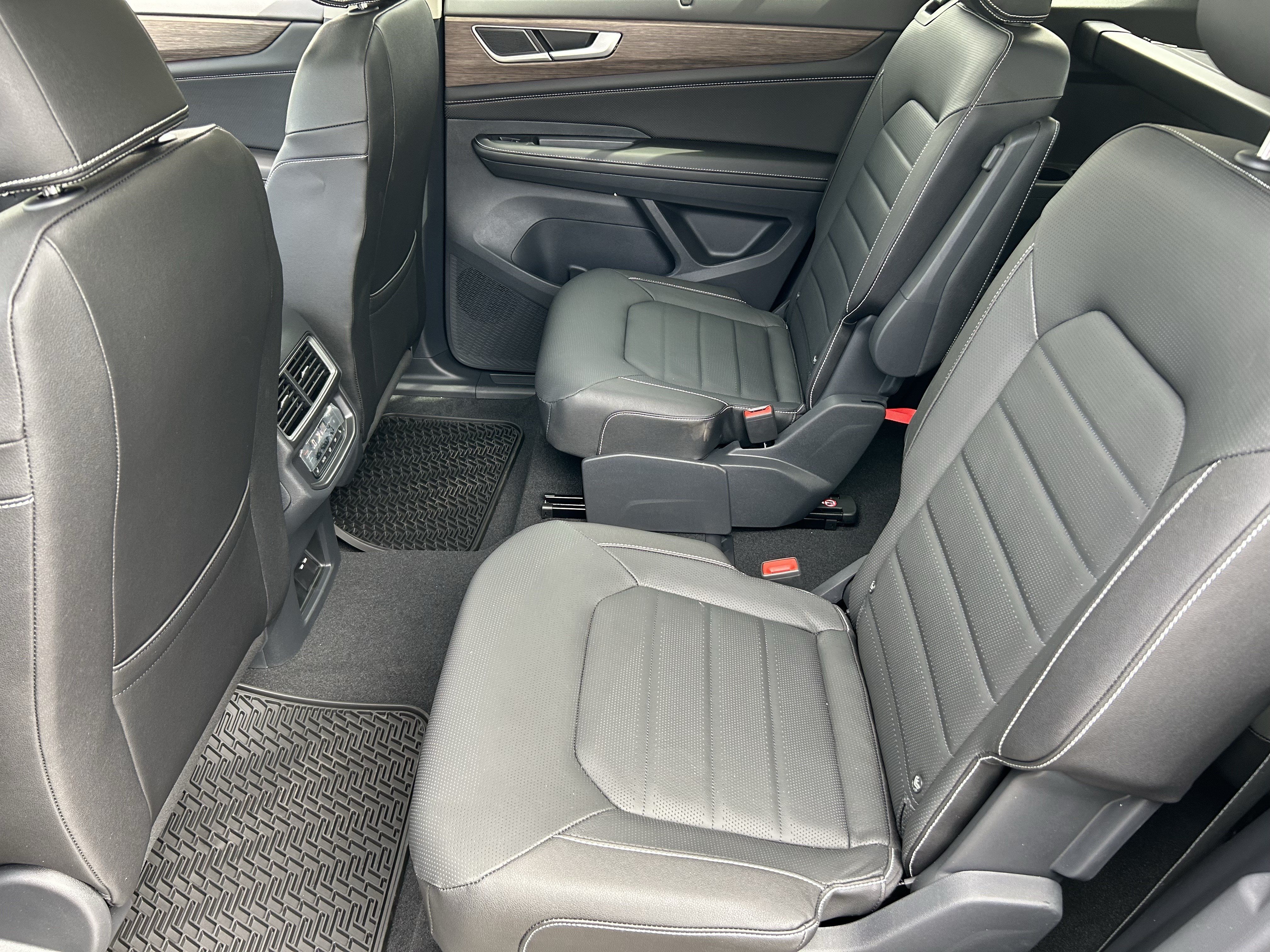 New 2026 Deep Black Pearl Volkswagen 2.0T SEL image 14