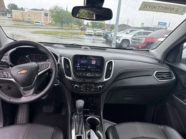 Used 2024 Summit White Chevrolet Premier image 28