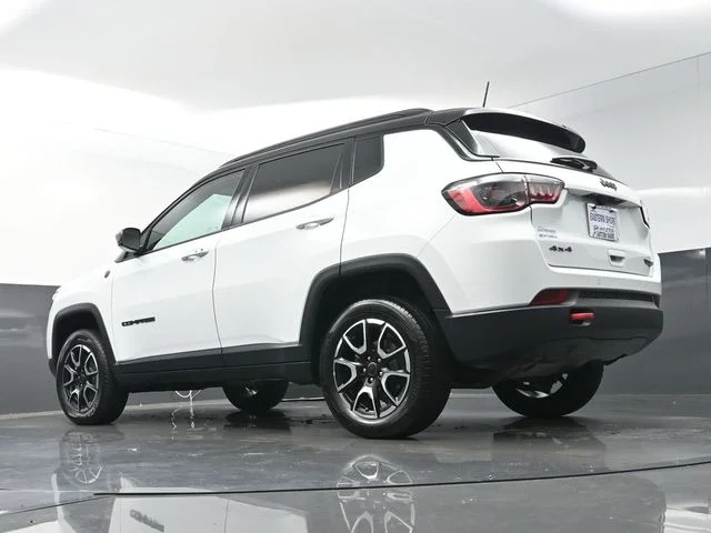 Used 2025 White Jeep Trailhawk image 39