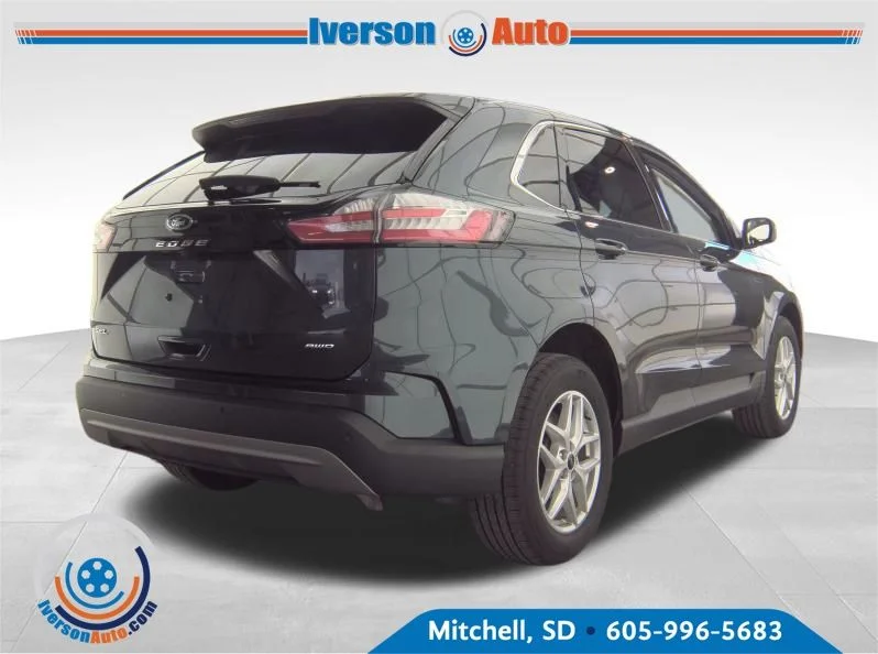 Used 2024 Blue Ford SEL image 4