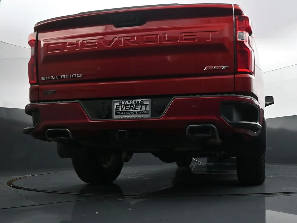 Used 2023 Red Chevrolet RST image 31